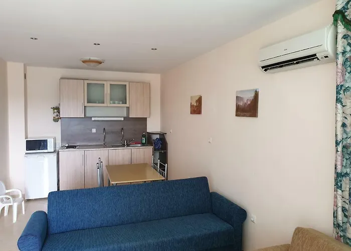 Black Sea Meadows Apartment *